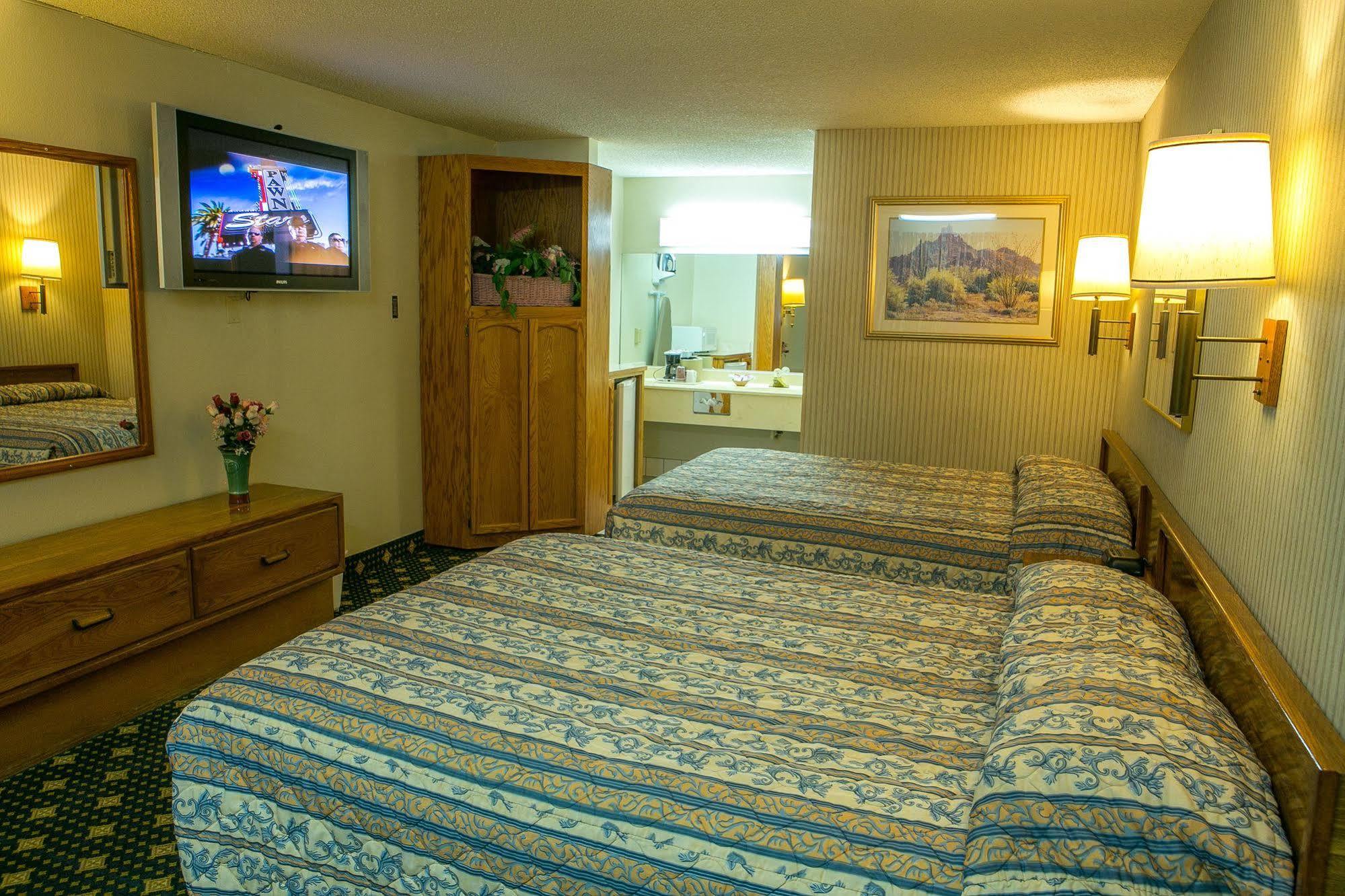 Regency Inn Norco Exterior photo